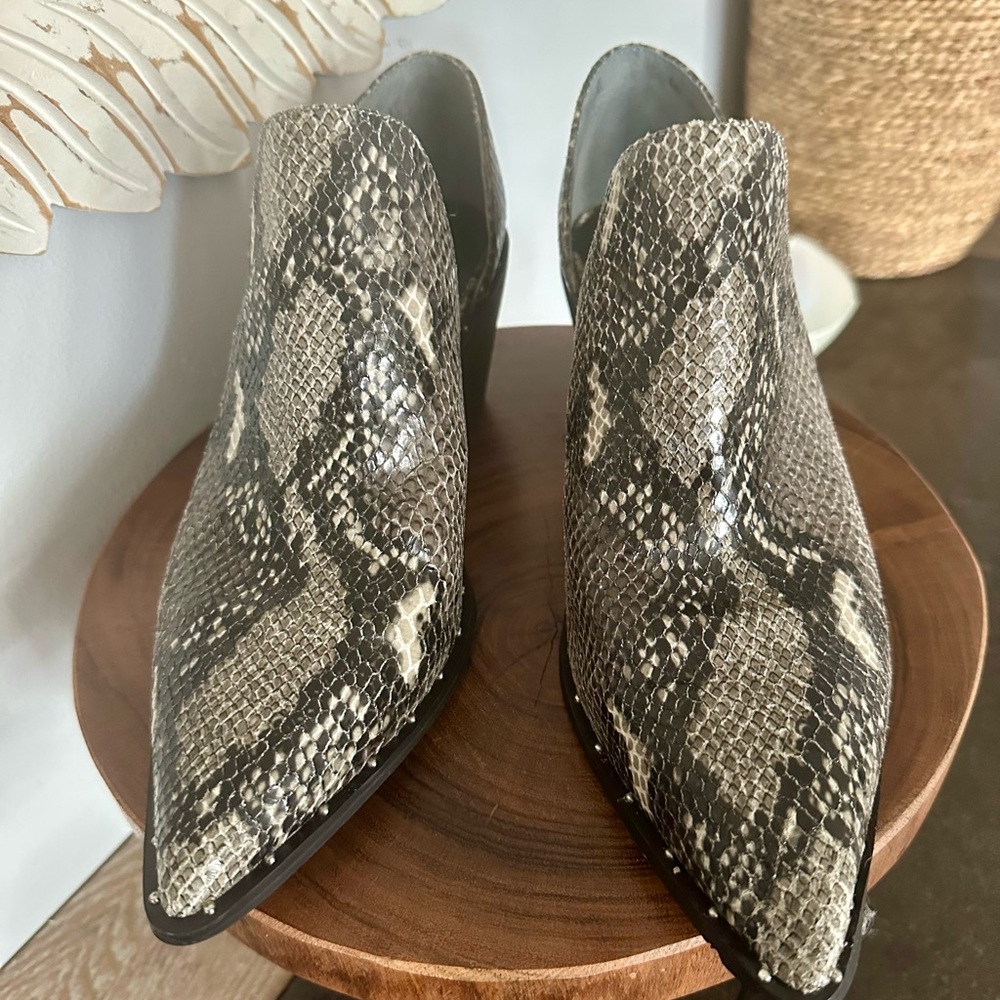 Charles David Snakeskin Patterned Women's Shoes